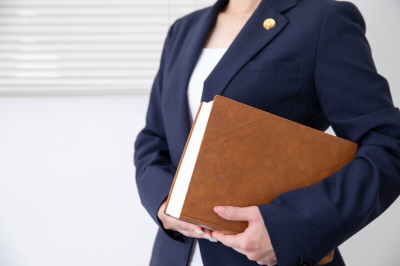 押し貸しの被害にあったら弁護士や司法書士などの専門家に相談を！